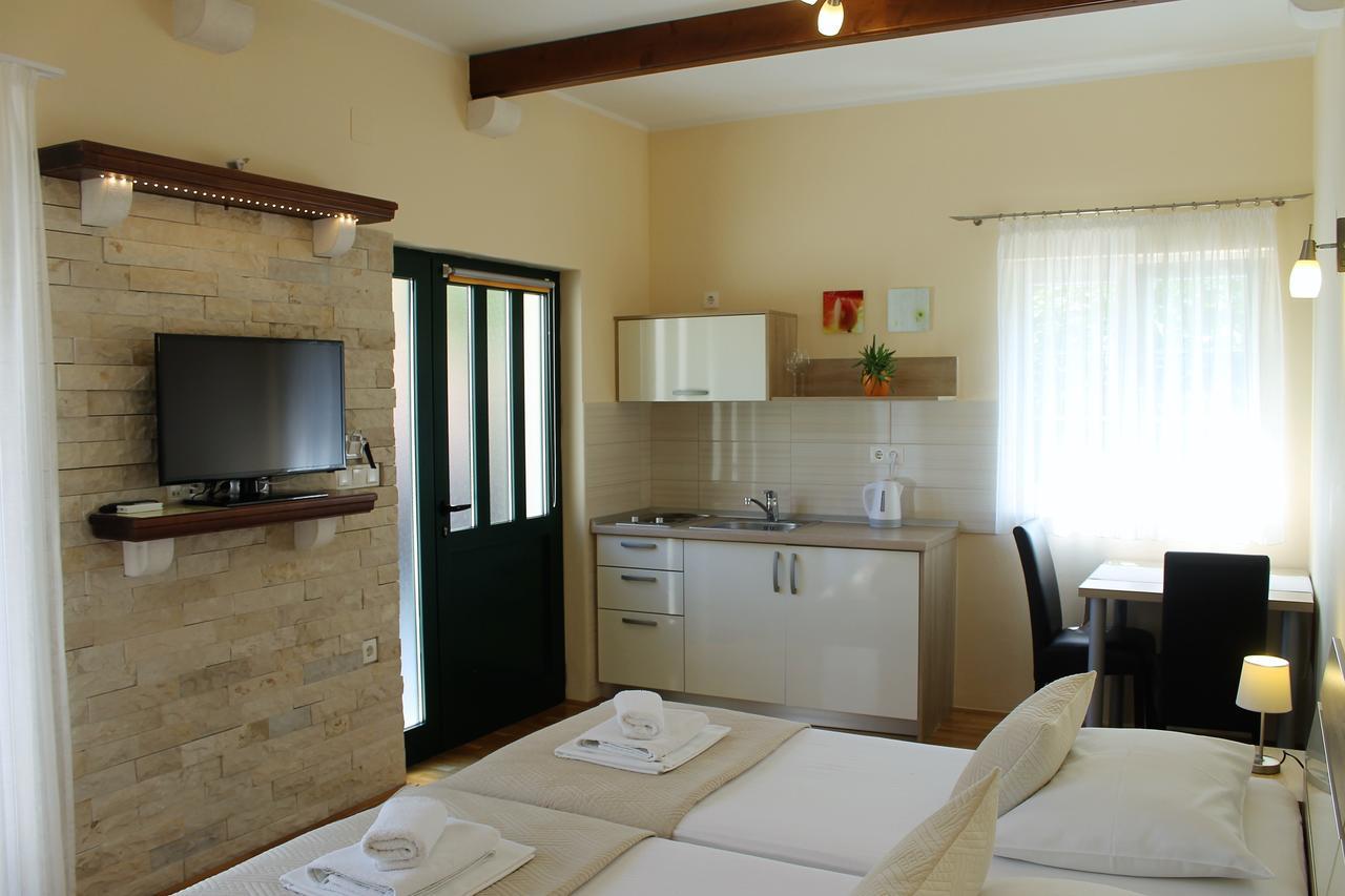 Guest House Ankora Skradin Exterior photo
